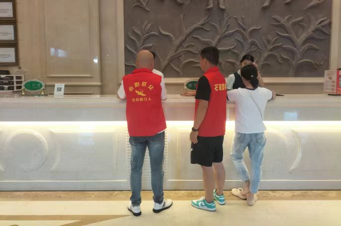 石鼓区角山镇前进村：开展重点场所禁毒宣传