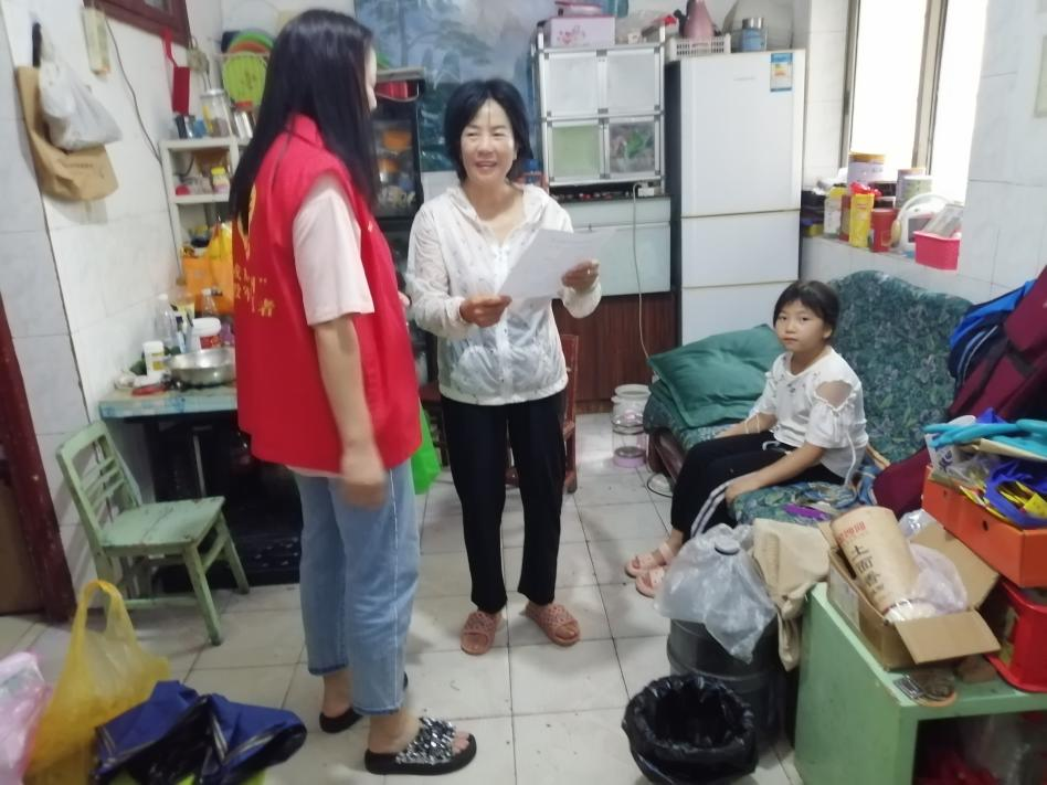 合江街道江雁社区开展“利剑护蕾 雷霆行动”宣传教育活动