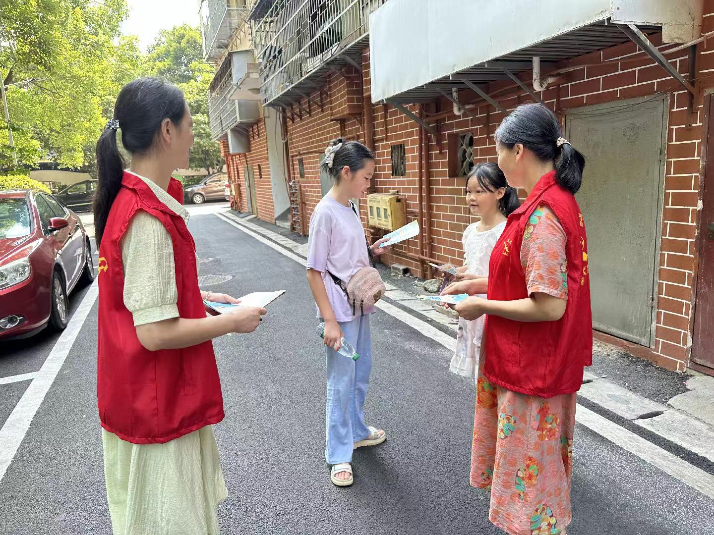 黄沙湾街道：辖神渡社区新时代文明实践站开展“扫黄打非暨利剑护蕾护苗成长”宣传活动