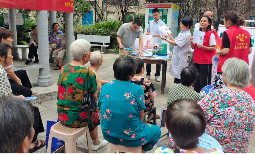 合江街道：七里井社区开展创文巩卫宣传活动，喜迎中秋国庆双节，助力旅游发展大会