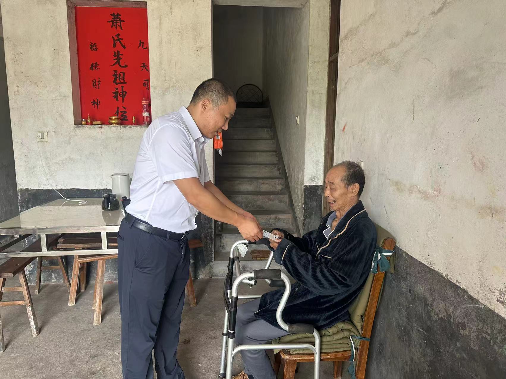 “残疾人证”送上门 “微服务”彰显大民生
