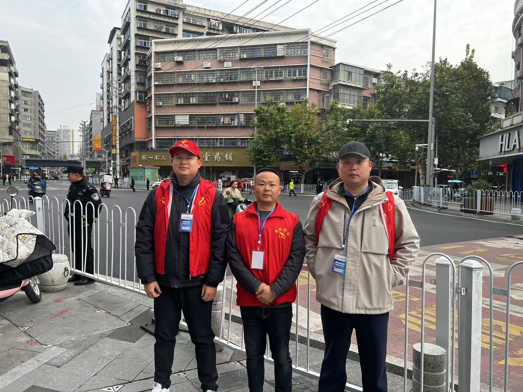 合江街道“荣耀衡州”退役军人志愿服务队助力衡阳市马拉松比赛