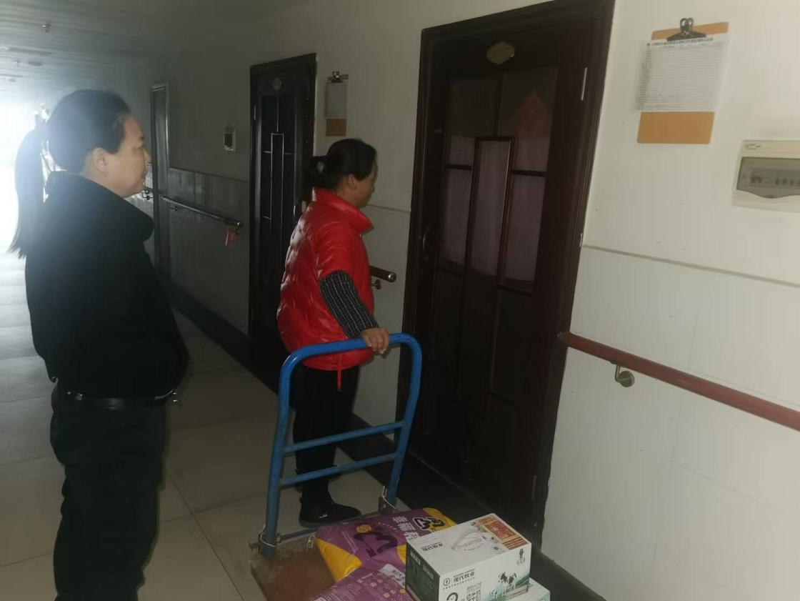 合江街道柏树嘴社区开展失独家庭慰问活动