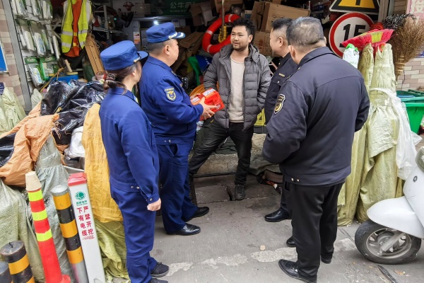 石鼓区开展过滤式消防自救呼吸器产品质量专项整治行动