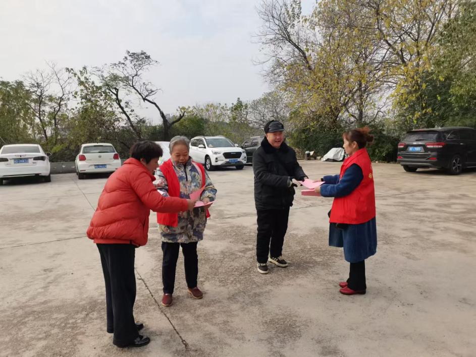 合江街道五里牌社区：禁毒宣传进社区，筑牢防线护家园