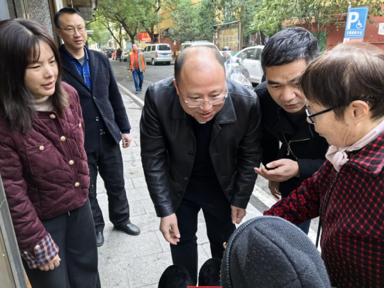 五一街道建设新村社区：迎新春送温暖，慰问党员暖人心