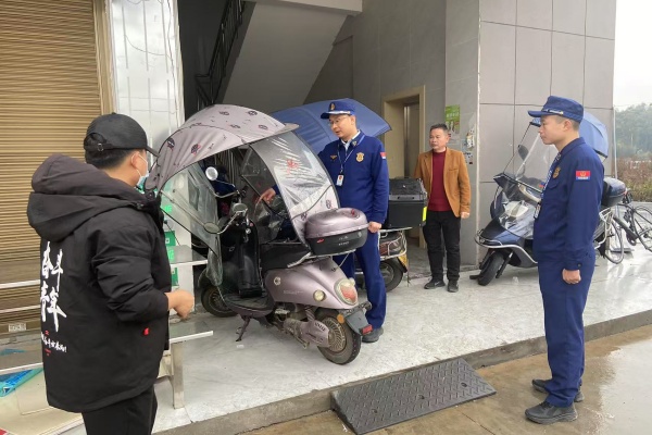 防范于未“燃”，石鼓消防联合街道开展电动自行车消防安全专项检查