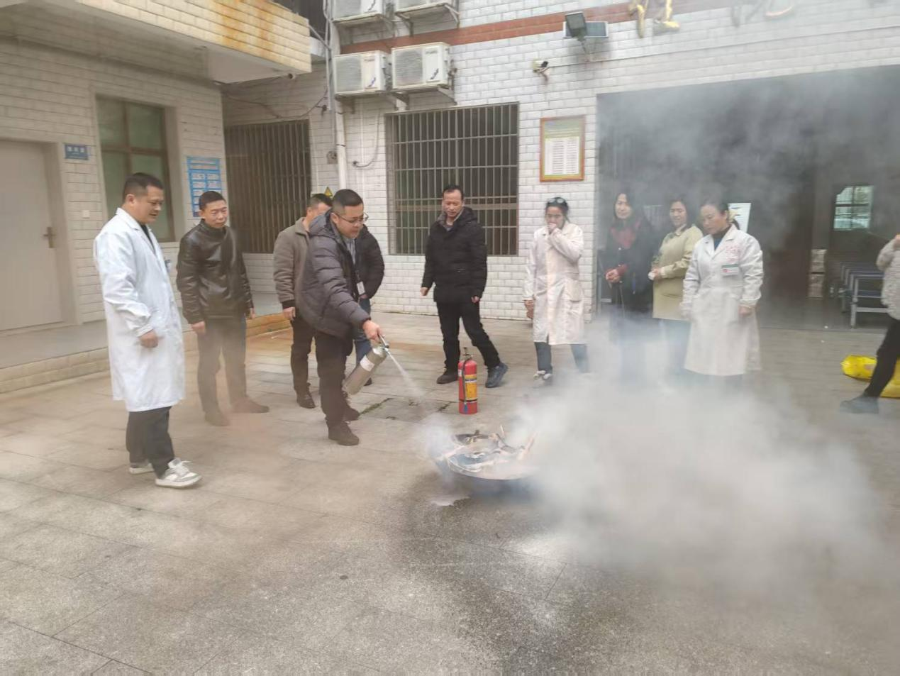 角山镇卫生院开展消防知识培训演练，筑牢安全防线