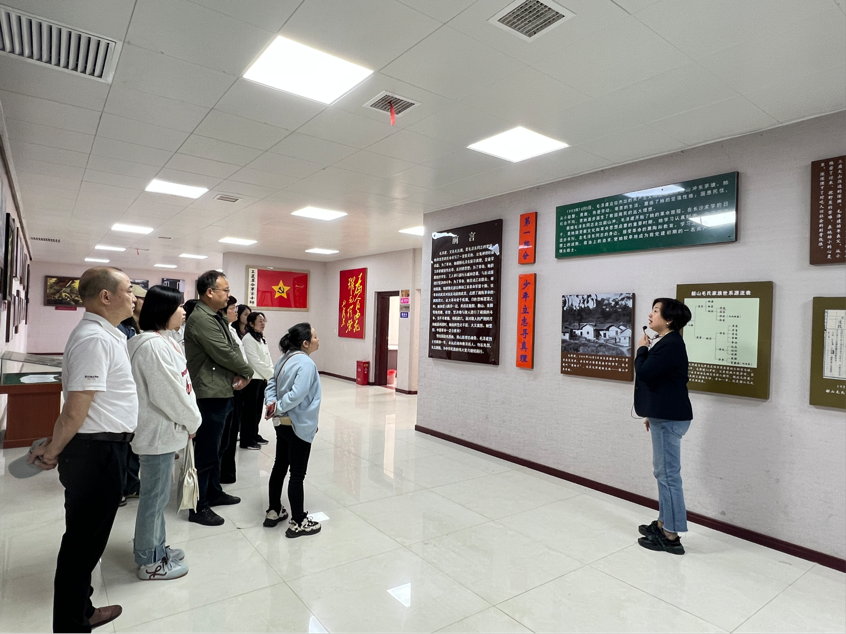 黄沙湾街道社区卫生服务中心党支部开展“祭英烈忠魂，铸党性初心”主题党日活动