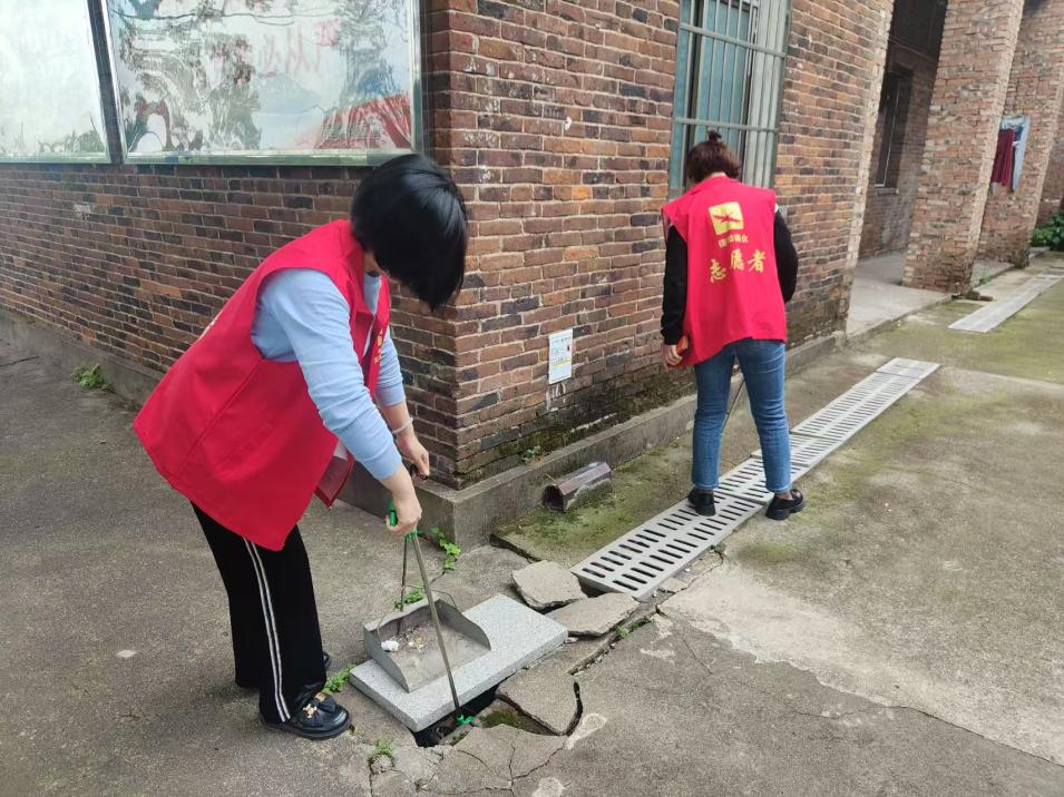 合江街道：五里牌社区爱卫月科普宣传，共筑健康防线