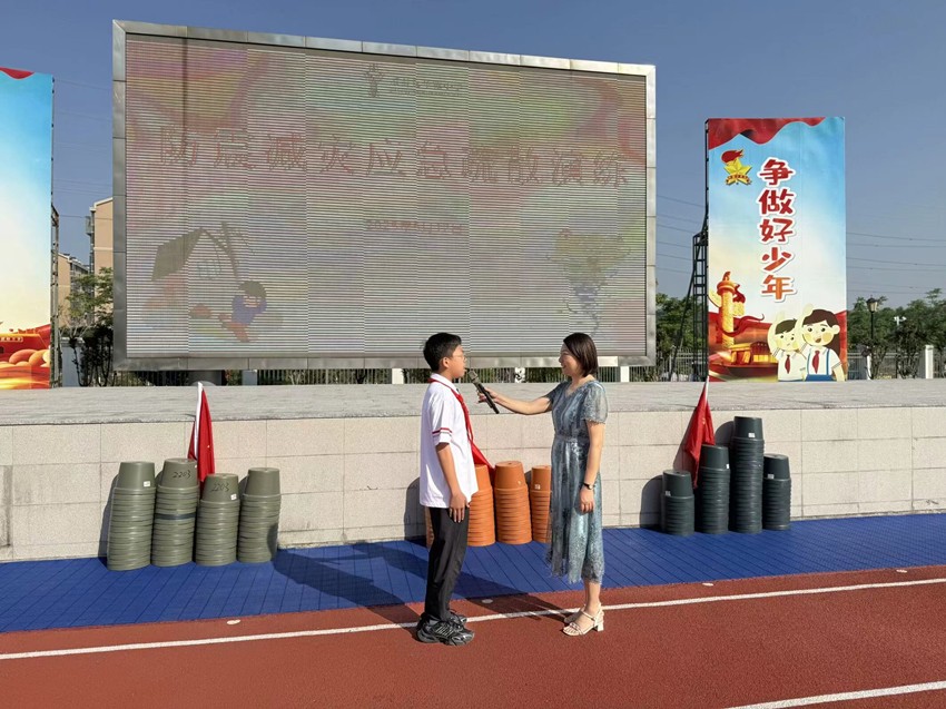 区发改局（国防动员办）积极组织开展“5.12”全国防灾减灾日宣传活动