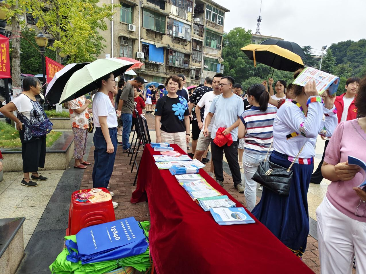 合江街道：江雁社区开展“弘扬新型婚育文化，共建生育友好社会”宣传活动