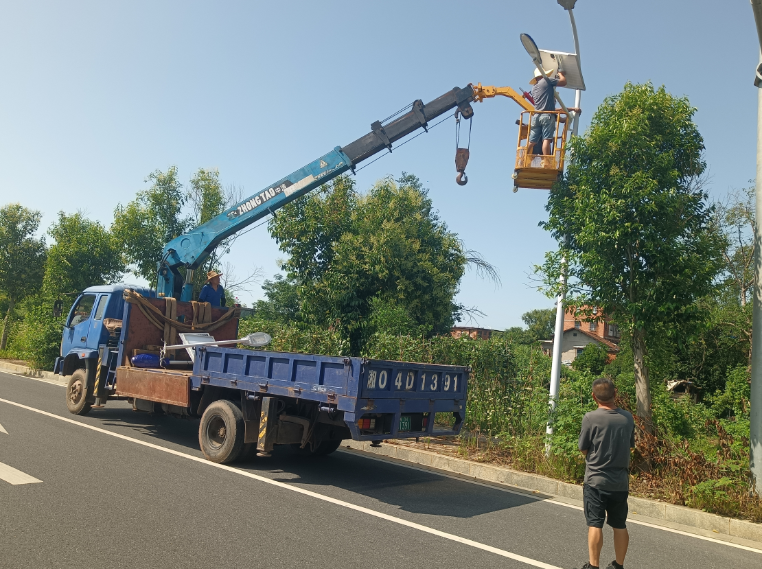 合江街道五一村：太阳能路灯亮起来，村民出行更安心