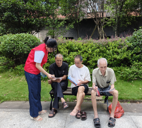 黄沙湾街道：辖神渡社区新时代文明实践站开展防溺水宣传暨电影票赠送活动