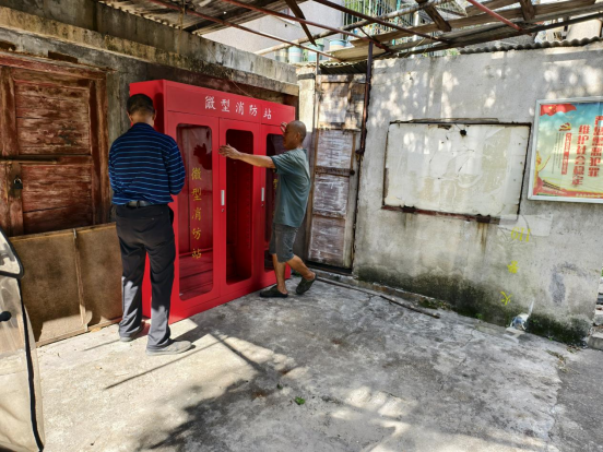 五一街道来雁塔社区退役军人助力微型消防站建设  筑牢安全“防火墙”