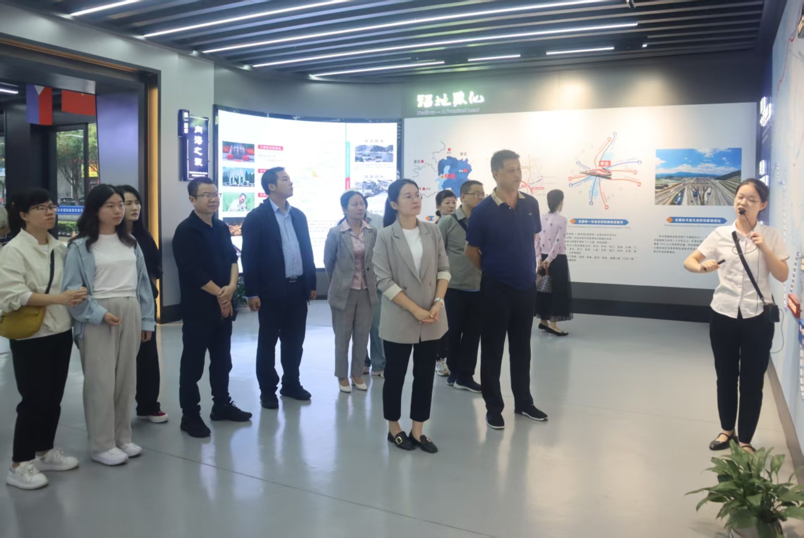 凝聚奋进力量  共绘发展新篇——石鼓区开展2025年党外代表人士暑期谈心活动