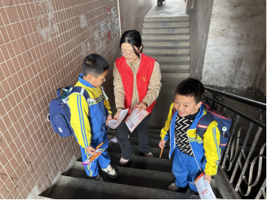 黄沙湾街道：辖神渡社区开展“利剑护蕾”筑防线 禁毒反诈保平安宣传活动