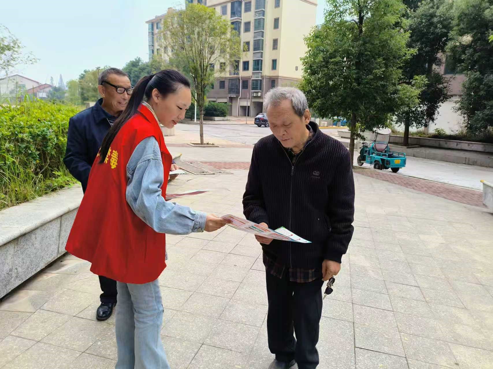 合江街道：江霞村开展“筑牢禁毒防线，守护平安家园”禁毒宣传活动