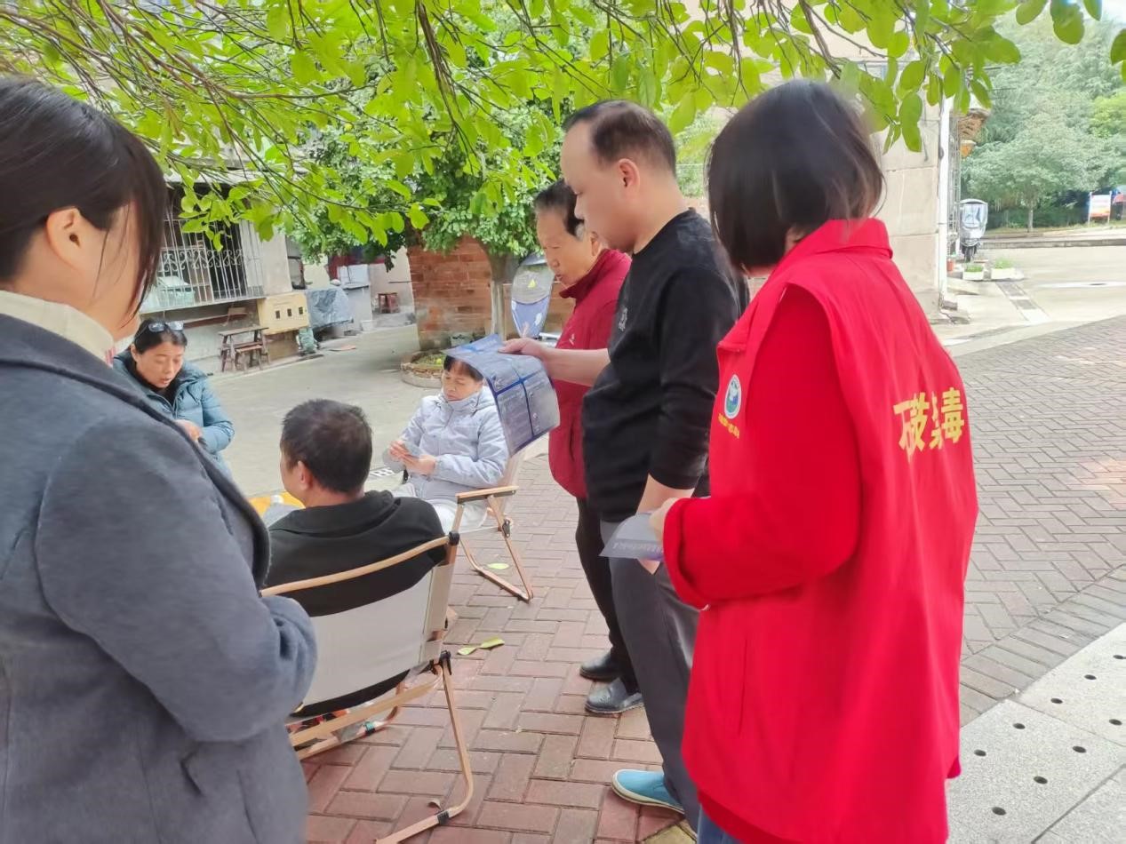 合江街道：江雁社区开展禁毒宣传活动，筑牢全民防毒“安全网”