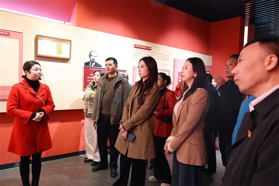 石鼓区工商联开展“传承红色基因，勇担时代使命”理想信念教育活动