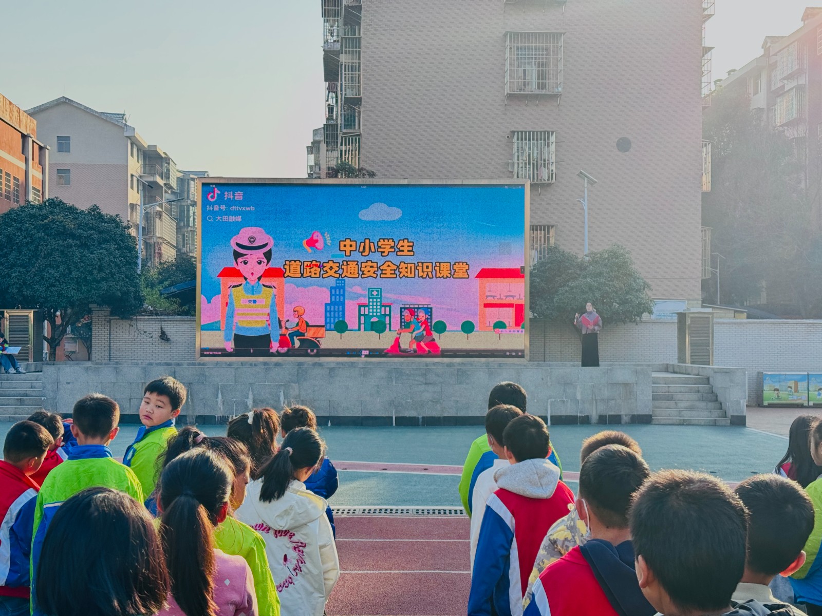 石鼓区团结小学开展全国交通安全日主题教育活动