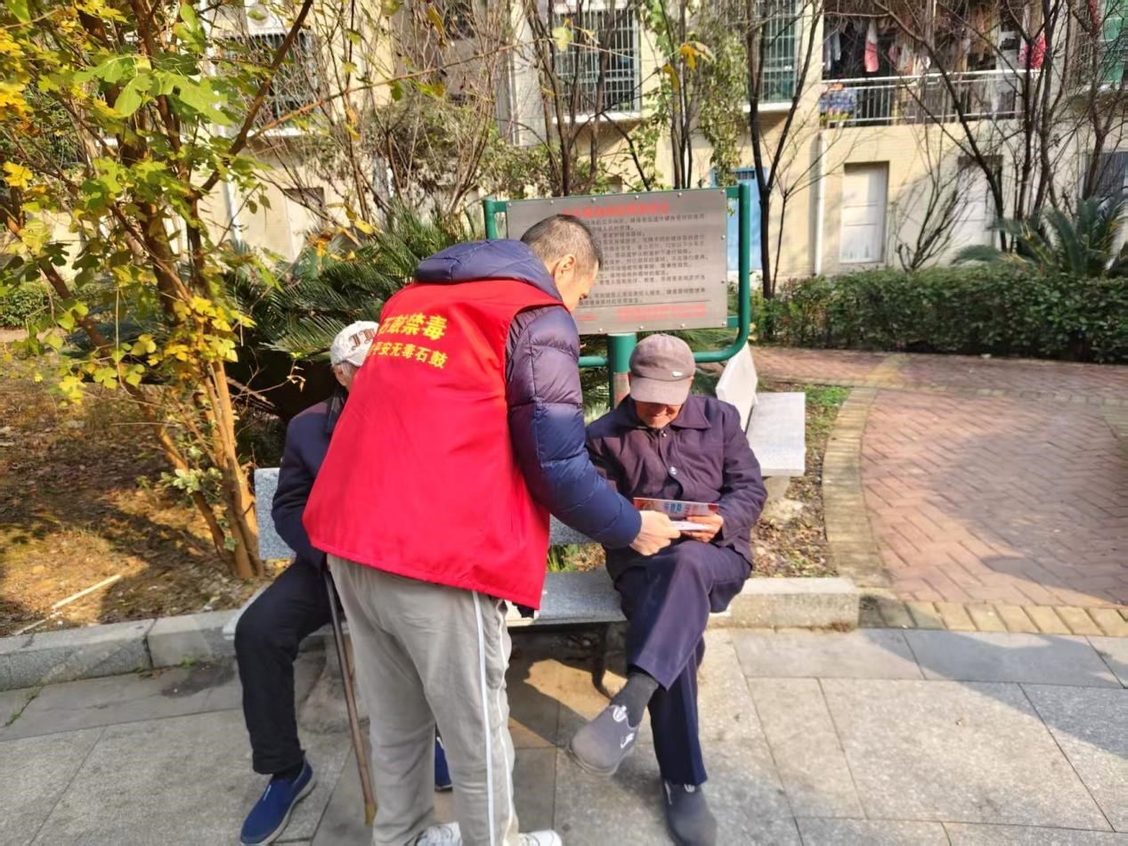 合江街道：七里井社区开展“全民禁毒，健康生活”主题宣传活动