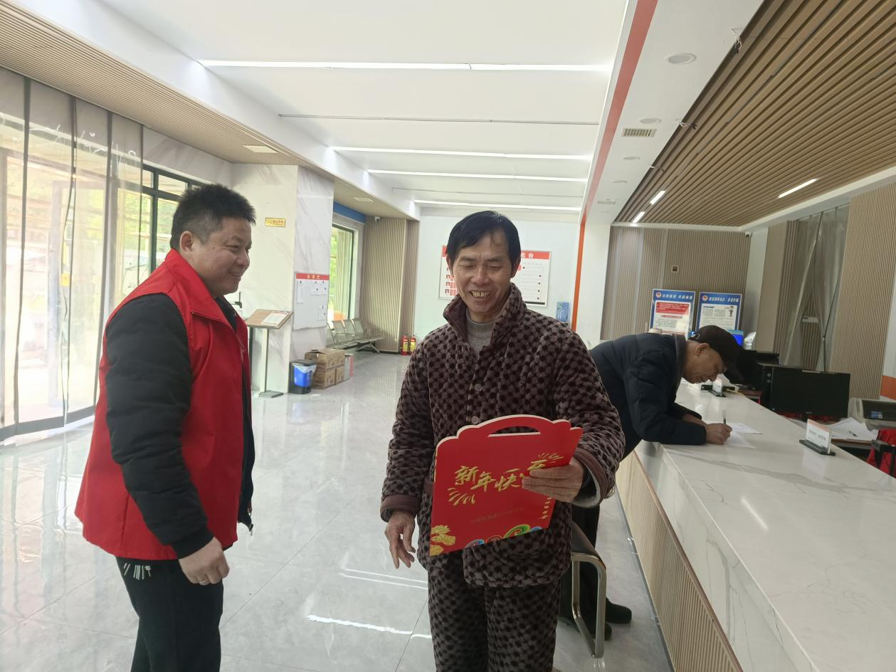 合江街道江霞村开展“新春传福暖军心，民族团结一家亲”新春慰问主题活动