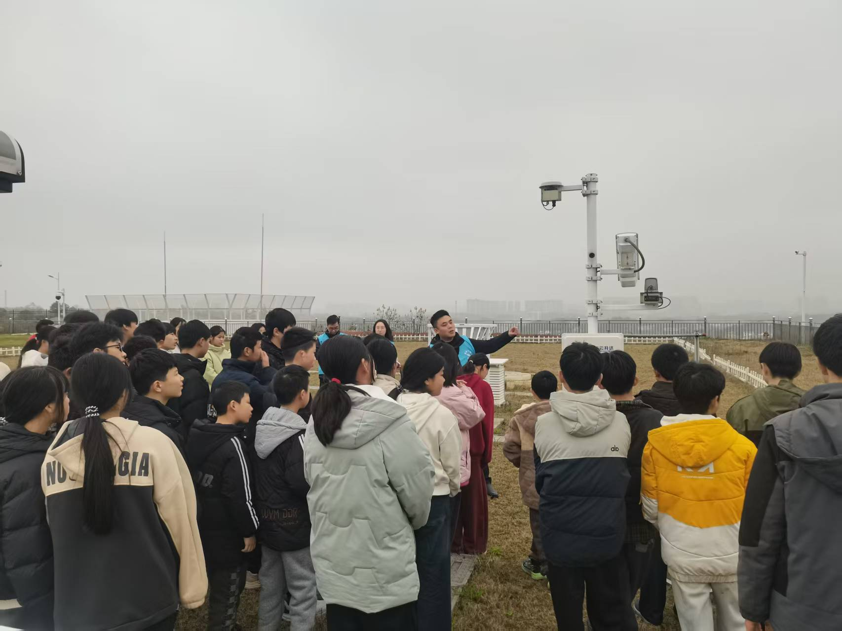 探秘气象万千  共赴科学之约 ——石鼓区开展世界气象日科普宣传活动