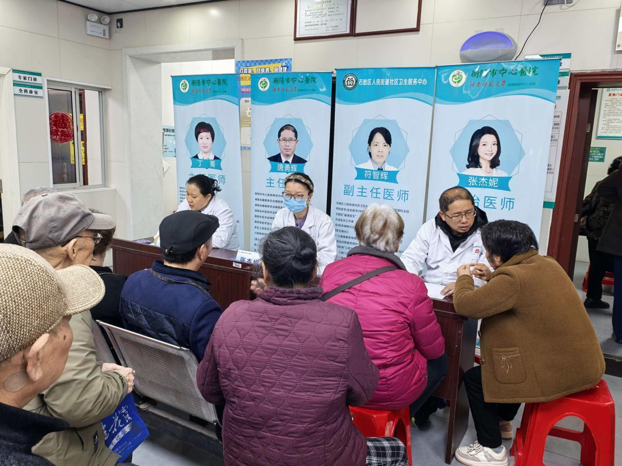 人民街道社区卫生服务中心开展 “优质睡眠 美好生活”义诊活动