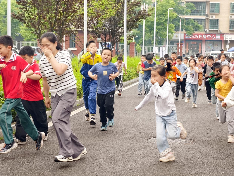 1分47秒，343个孩子“无声撤离”——石鼓区江霞小学防灾演练纪实