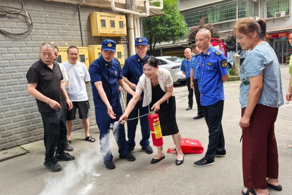 石鼓消防联合社区开展“消防安全进社区”活动，居民家门口学防火“真功夫”