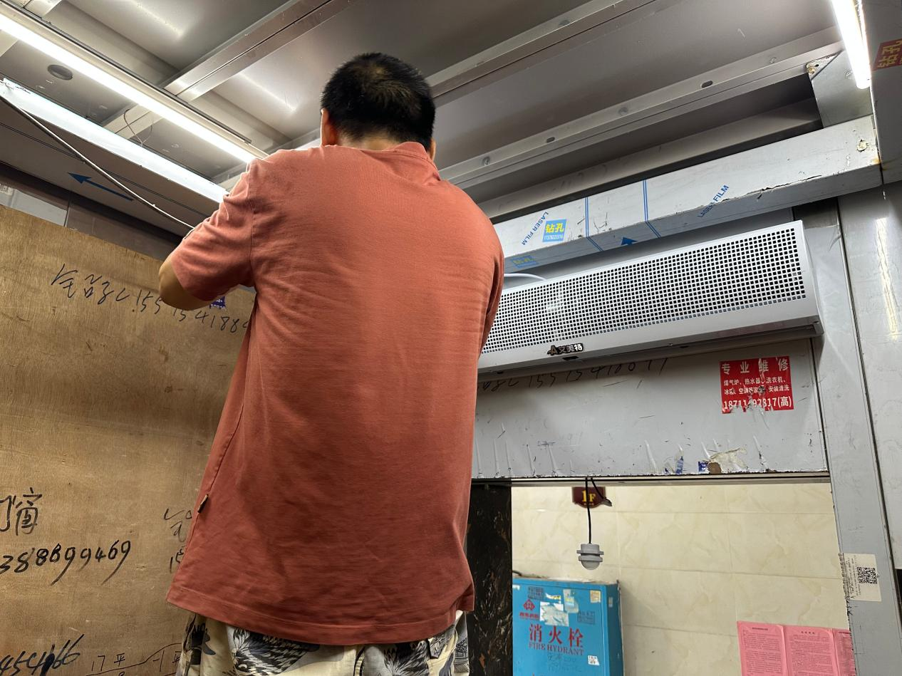 合江街道江霞村：心系群众解民忧 加装风扇暖人心
