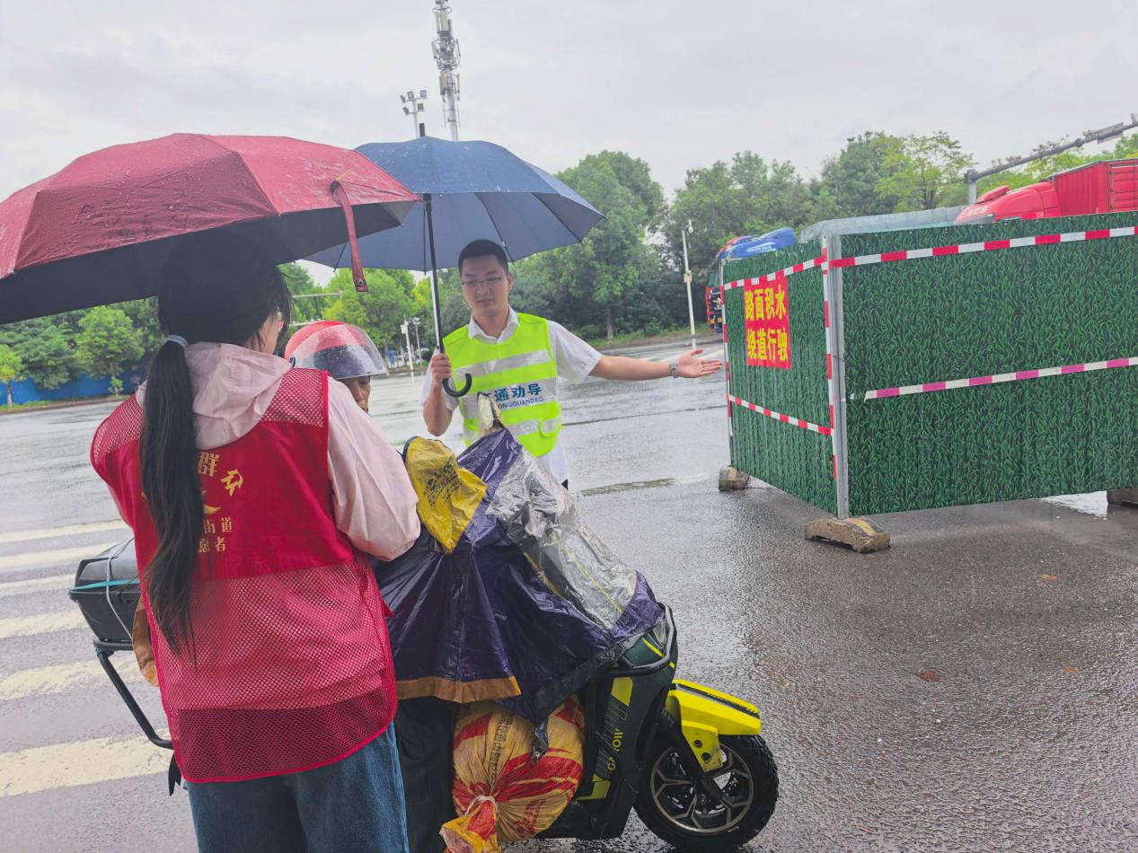 金源街道：风雨中，这群“入党积极分子”用行动书写“入党第一课”